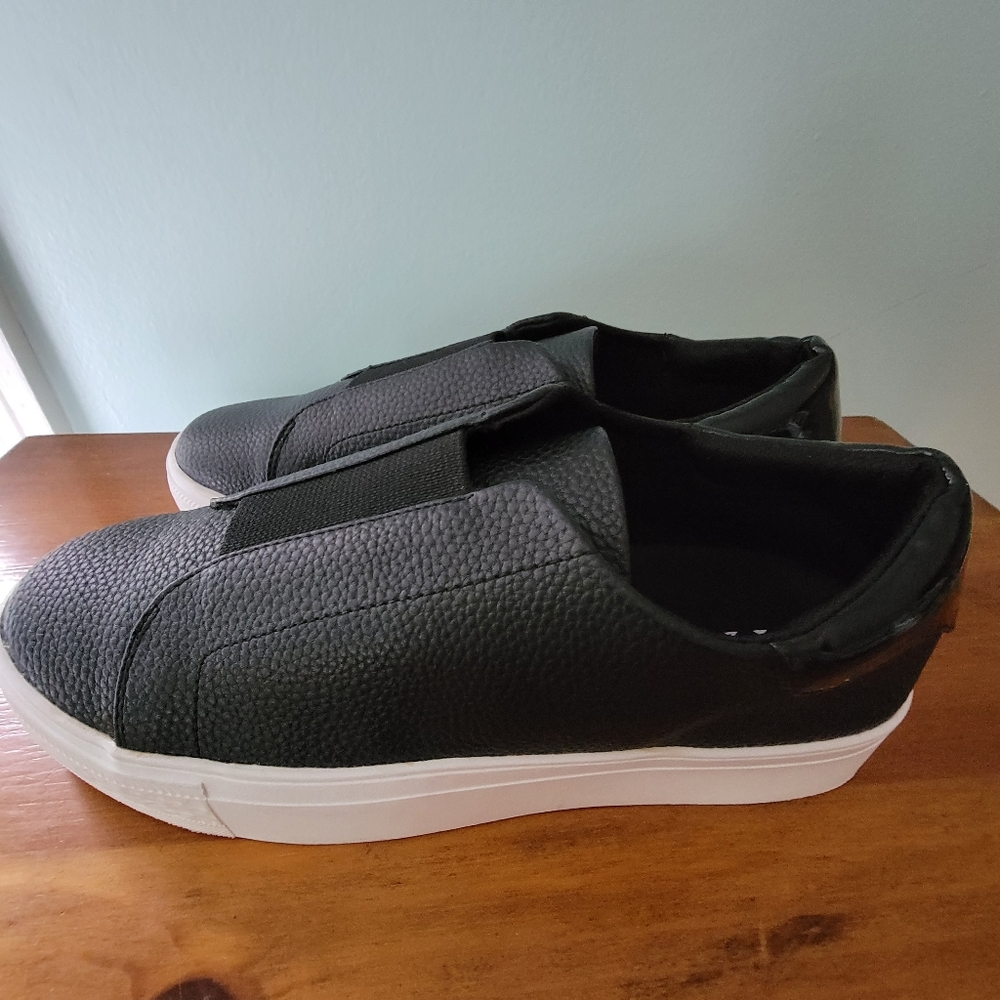 n By Nicole Miller Women Black Leather Low Top Sli